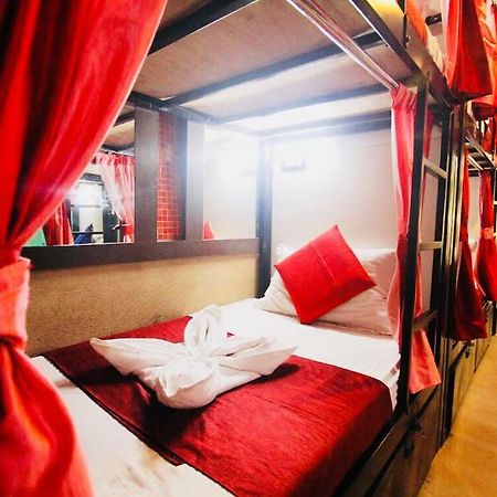 Town Hostel Mumbai - Ac Dormitory Экстерьер фото