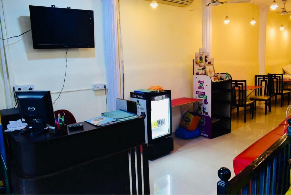 Town Hostel Mumbai - Ac Dormitory Экстерьер фото