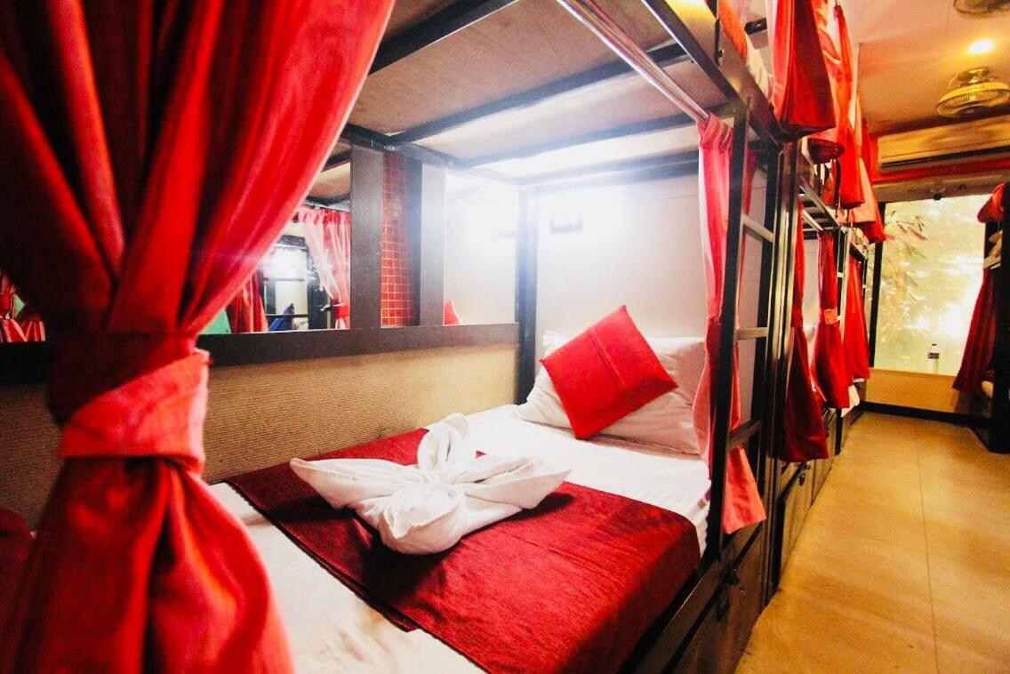 Town Hostel Mumbai - Ac Dormitory Экстерьер фото