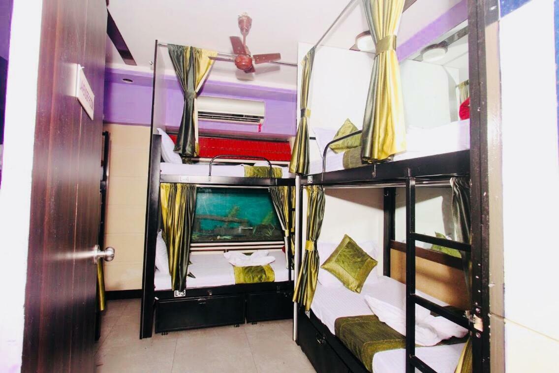 Town Hostel Mumbai - Ac Dormitory Экстерьер фото