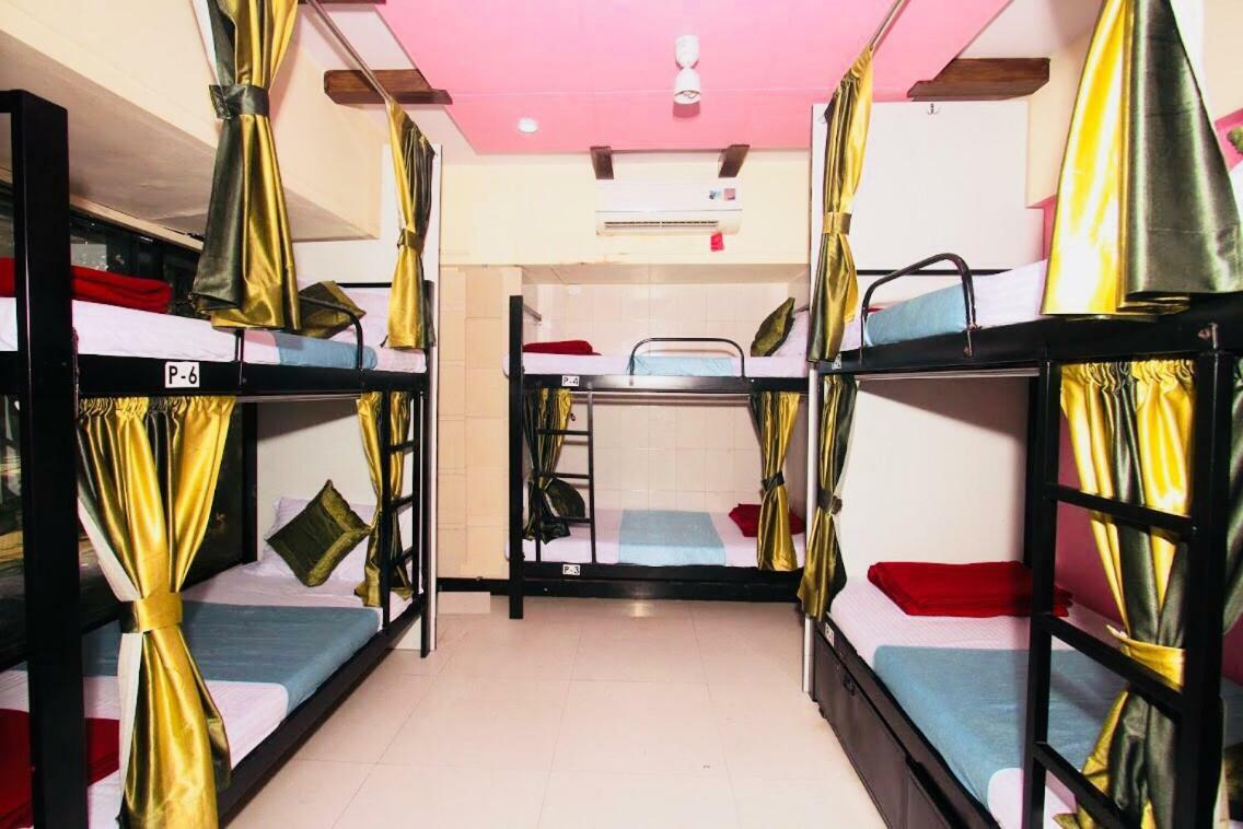 Town Hostel Mumbai - Ac Dormitory Экстерьер фото