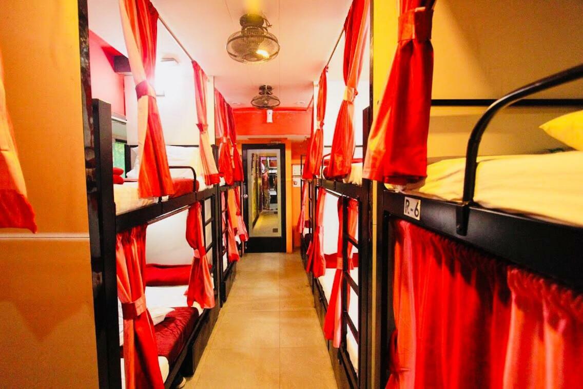 Town Hostel Mumbai - Ac Dormitory Экстерьер фото