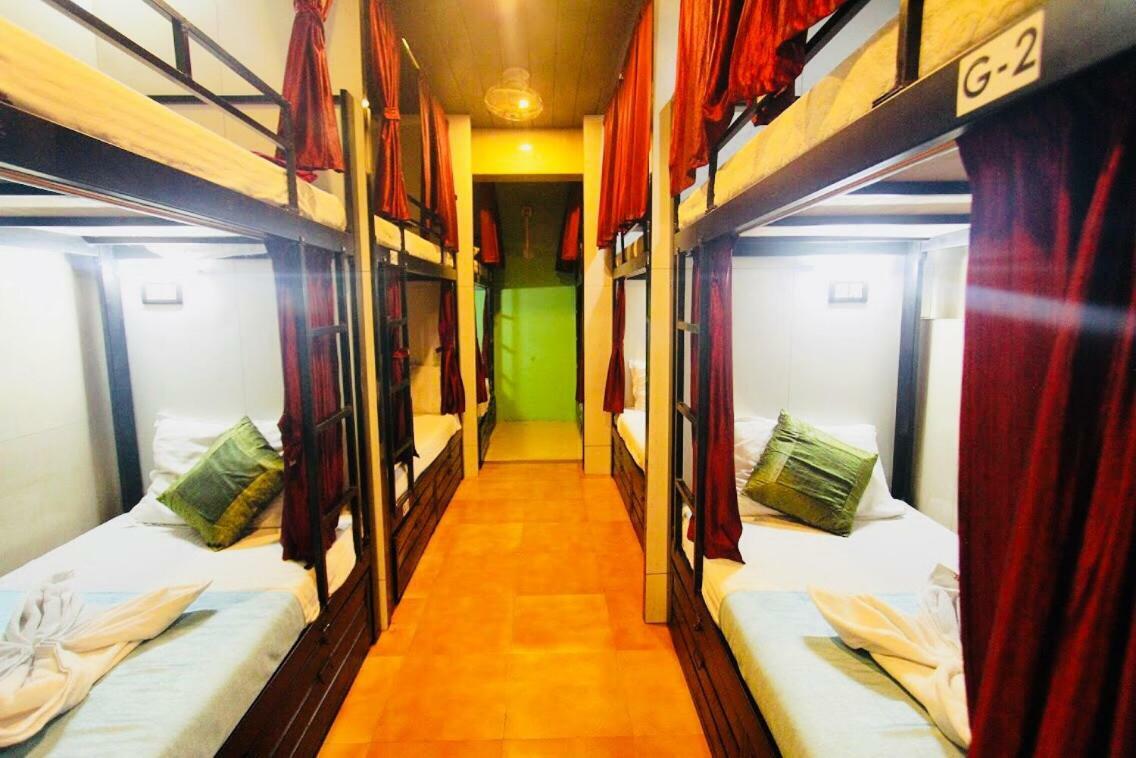 Town Hostel Mumbai - Ac Dormitory Экстерьер фото